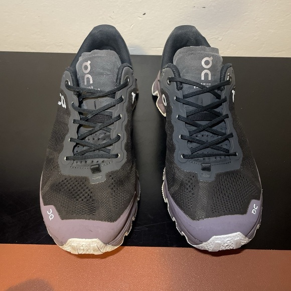 On Running woman Black and Purple Athletic Shoes size 10 - Picture 2 of 8